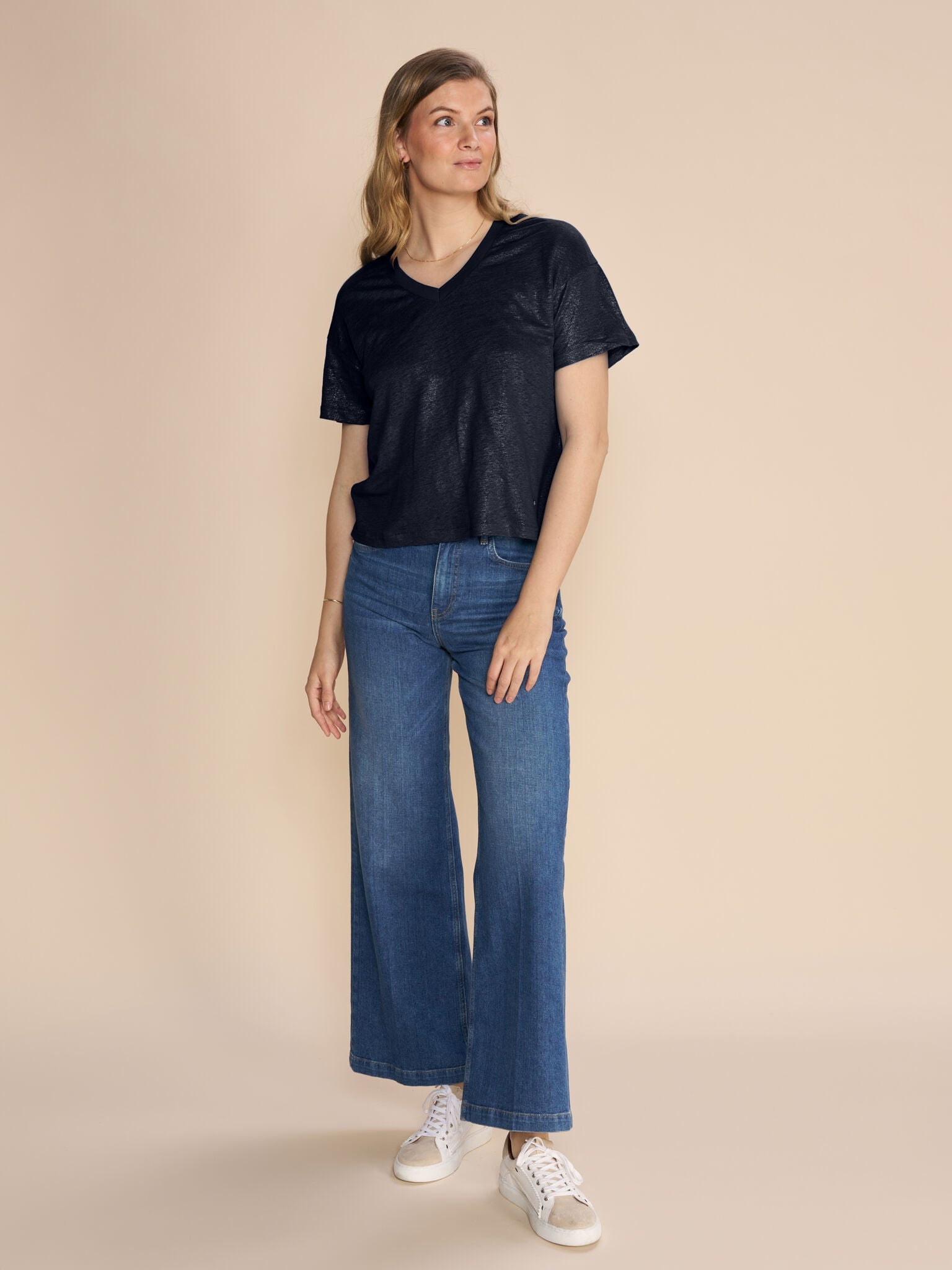 Modelshot / Salute Navy / Detail